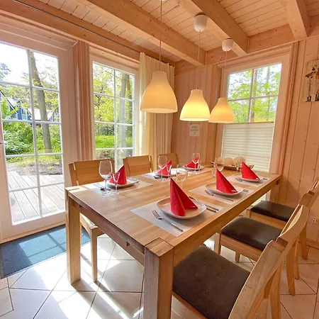 Strandhaus Ostseewelle Mit Terrasse Бабе